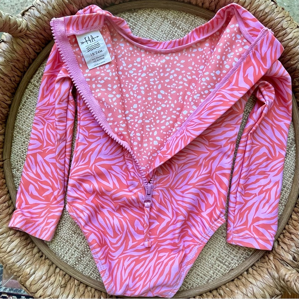 FEATHER 4 ARROW 🏄♀️Baby Wave Chaser One-Piece Rashguard Swimsuit | 18-24M - Picture 7 of 14